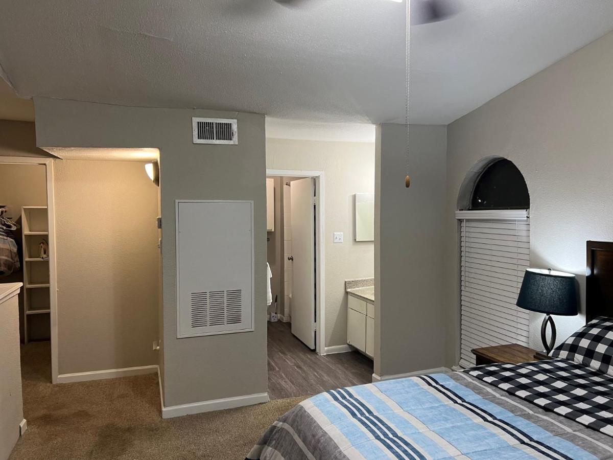 Beautiful 1-Bedroom Townhome With Nice Amenities Houston Kültér fotó